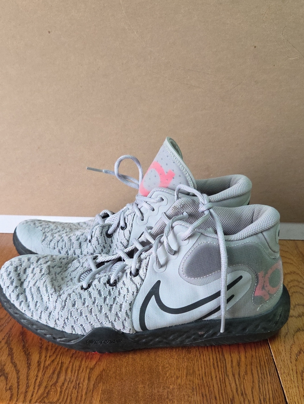 Nike KD Trey 5 VIII 2020 Size 11 basketball shoes